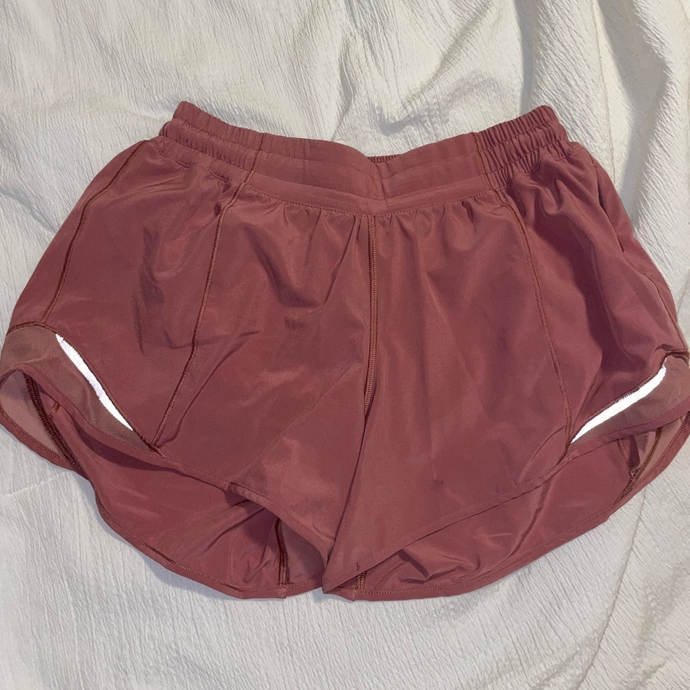 Lululemon Hotty Hot Low-Rise Short 4”